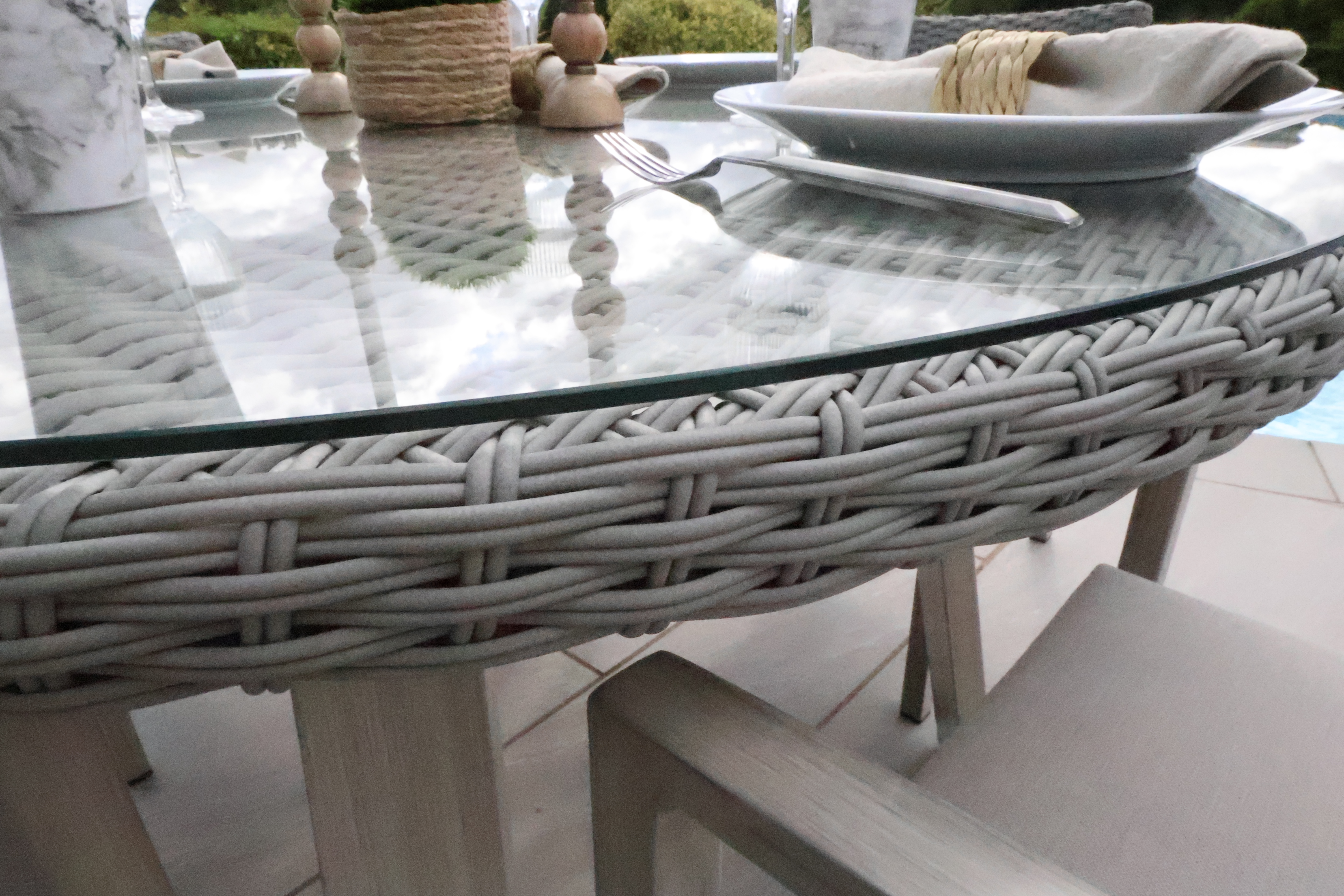 Nova - Griffin 4 Seat Round Dining Set - Light Grey
